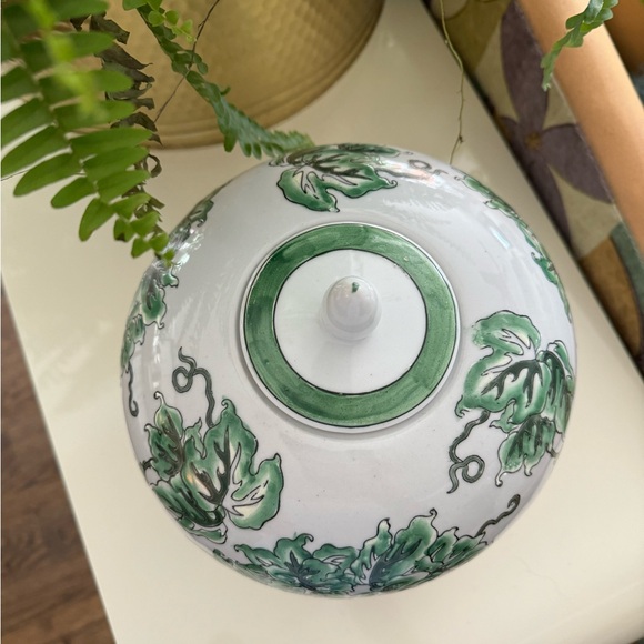 Ivy Ginger Jar - Picture 2 of 3